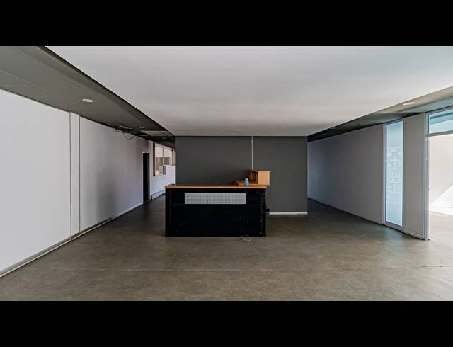 800M² OFFICE TO LET IN FERNDALE